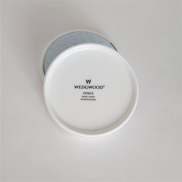 Wedgewood Venice Bone China Ring & Trinket Box - Picture 2 of 7